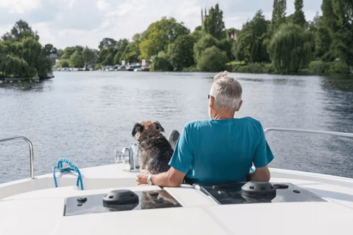Le Boat promotes pet-friendly Ontario sailings this summer