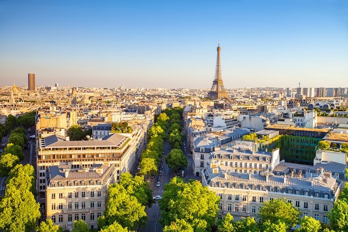 Loganair launches first-ever connection to Paris