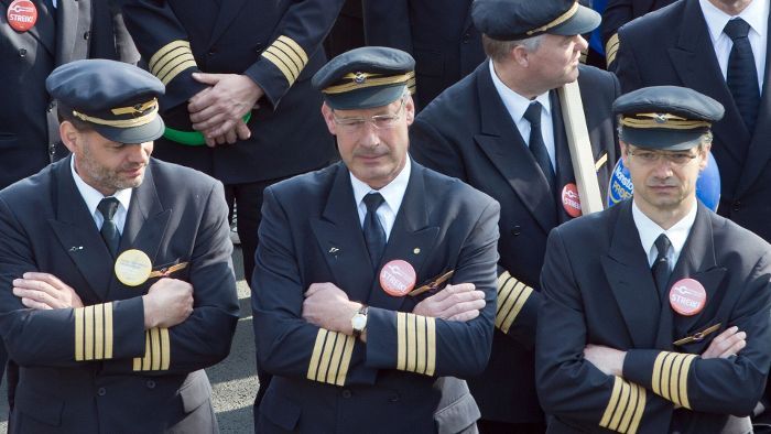 Lufthansa: Piloten stimmen für Streik