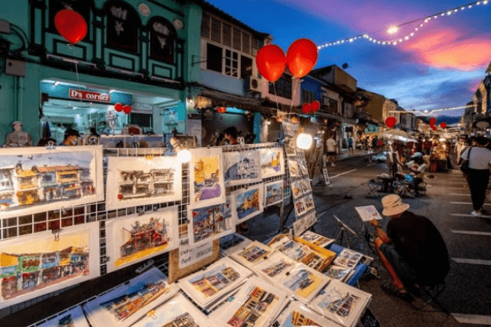 mercado-nocturno-de-kata-que-comer-comprar-y-ver-en-el-mercado-mas-vibrante-de-phuket (4).png