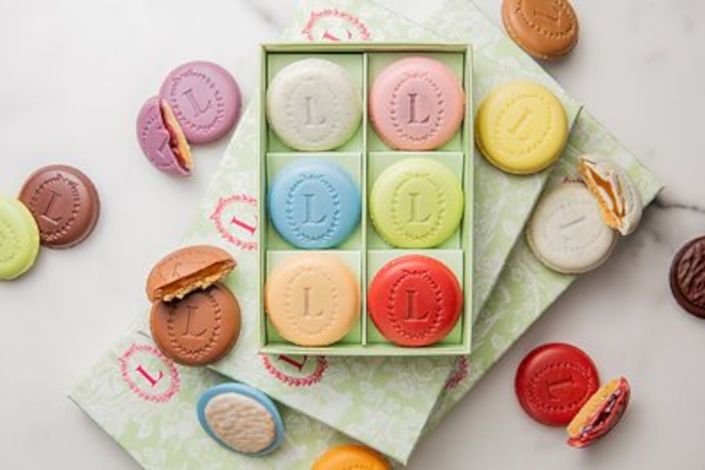 The Ritz-Carlton Residences, Waikiki Beach feiert 10-jähriges Jubiläum mit exklusiver Ladurée-Premiere