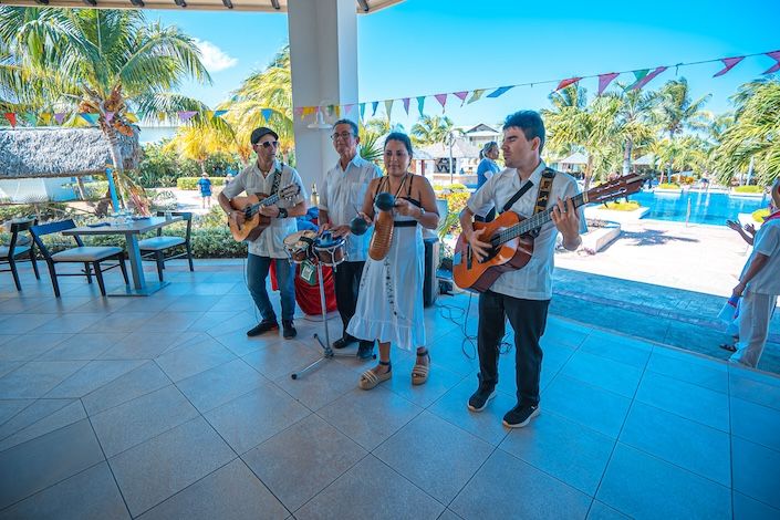 royalton-cayo-santa-maria-luxury-retreat-couples-blue-diamond-resorts-8.jpg