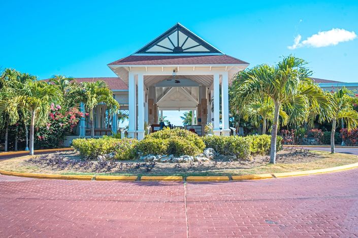 royalton-cayo-santa-maria-luxury-retreat-couples-blue-diamond-resorts.jpg