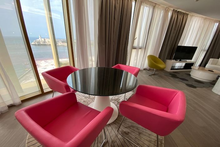 royalton-habana-luxury-finest-heart-havana-blue-diamond-resorts-6.jpg