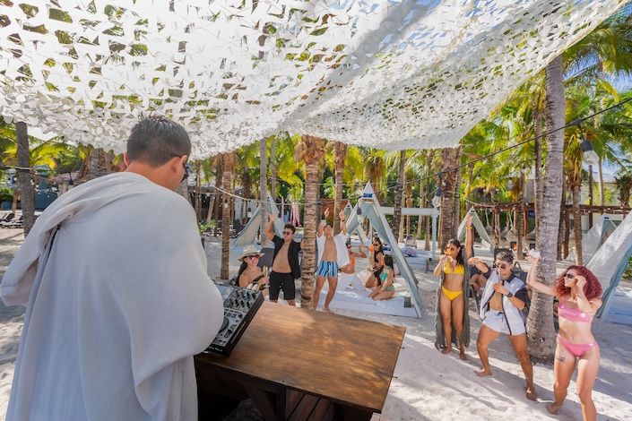 sandos-caracol-opens-new-exclusive-kiin-beach-club-adults-only-7.jpg