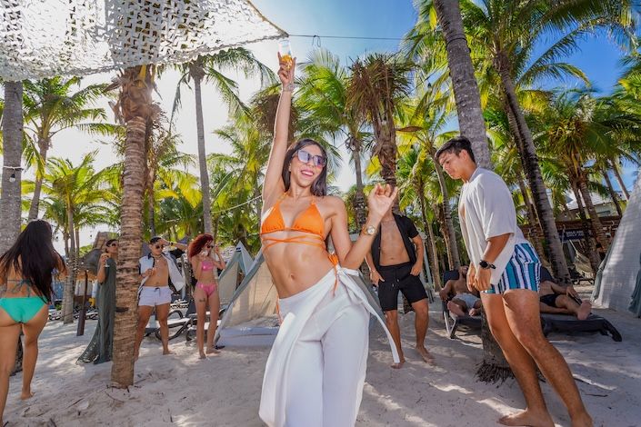 sandos-caracol-opens-new-exclusive-kiin-beach-club-adults-only-8.jpg