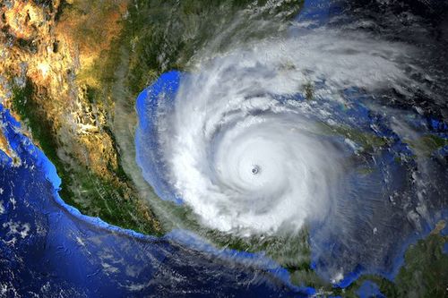 Hurricane Ian nears Florida landfall with 250 kph winds