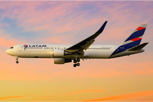 Pasajeros escogen a LATAM como “Aerolínea Líder de Sudamérica 2024” por su experiencia en viaje