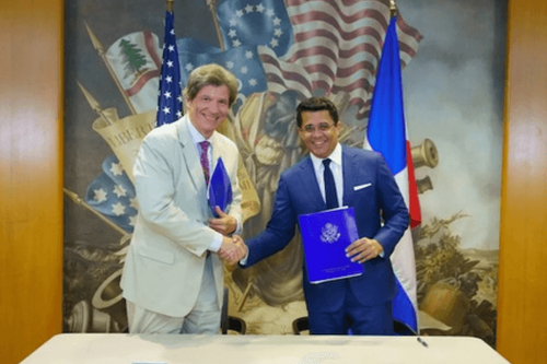 RD y EEUU firman un acuerdo de cielos abiertos