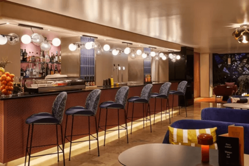 Voco Madrid – Retiro by IHG: experiencia integral de alojamiento y servicios en la capital española