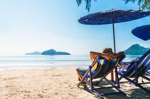 One in four holidaymakers put themselves at risk by travelling abroad without insurance