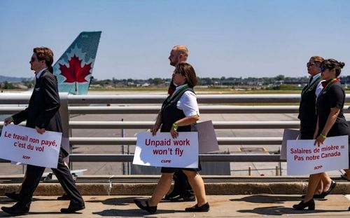 Air Canada issues lockout notice, flight attendants could strike Saturday