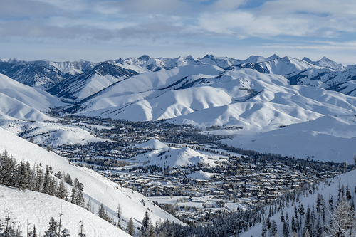 American Airlines adds new destinations for travelers to explore more outdoors