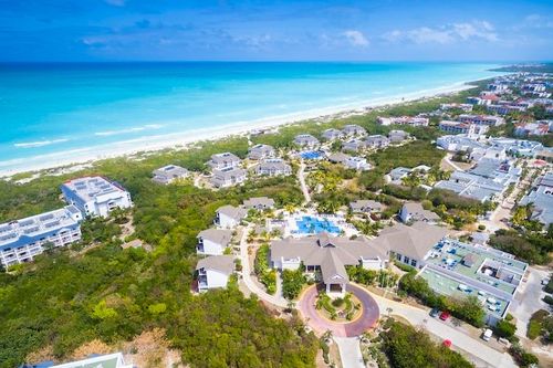 Blue Diamond Resorts Cuba celebrates HolidayCheck recognition for 2 of its top properties