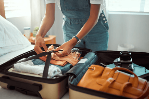 Cross-border travel from Canada to U.S. down 38% by car, 24% by air