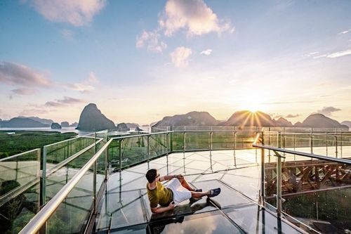 Experience breathtaking views at Beyond Skywalk Nangshi!