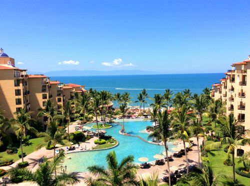 Experience an unforgettable vacation at Villa del Palmar Flamingos