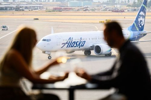 Holiday travel tips with Alaska Airlines: Your guide to a smooth Thanksgiving journey