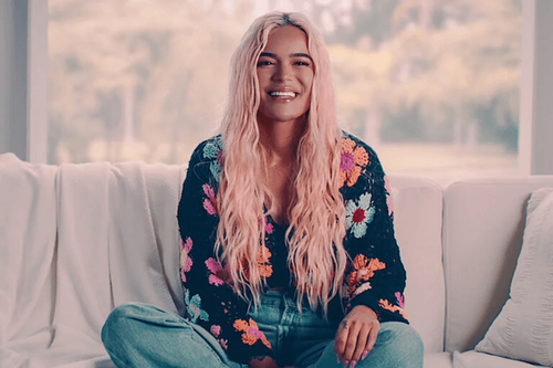 Karol G protagoniza el debut de Airbnb Originals en Latinoamérica desde Medellín