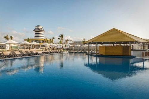 Save more when booking Ocean El Faro El Beso