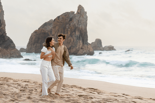 Where can I stay in Los Cabos for a luxury honeymoon?