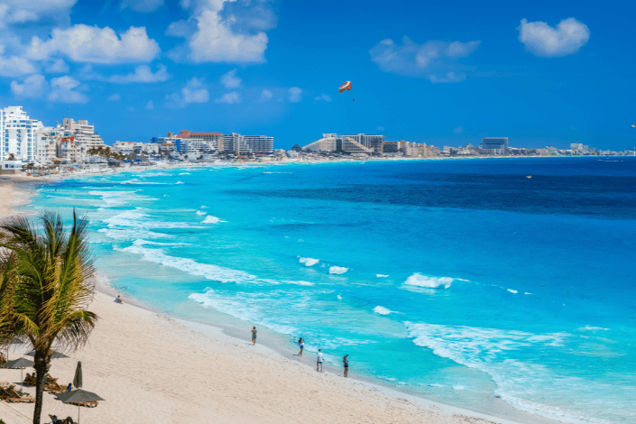 Southwest recupera varias rutas a Cancún y Cabo
