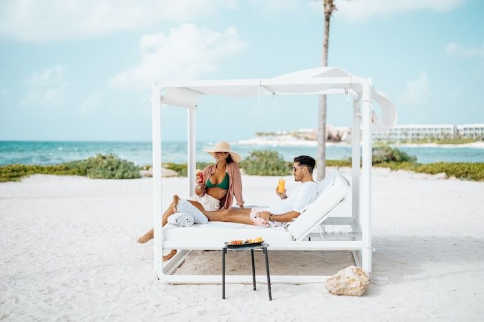travel-agent-contest-win-stay-hilton-cancun-mar-caribe-all-inclusive-resort-hilton-all-inclusive-10.jpg