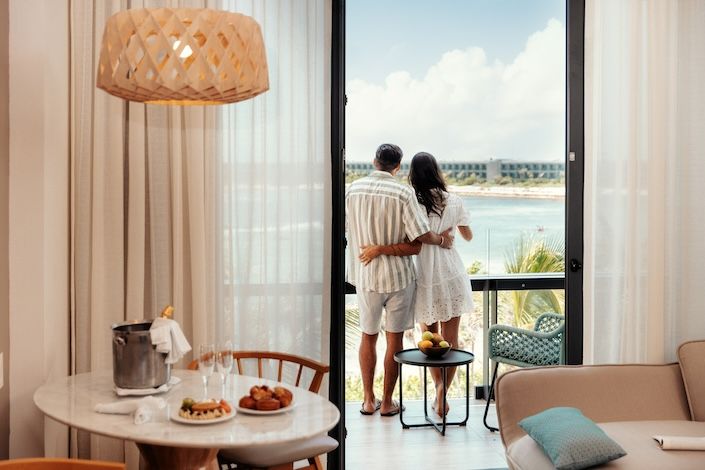 travel-agent-contest-win-stay-hilton-cancun-mar-caribe-all-inclusive-resort-hilton-all-inclusive-11.jpg