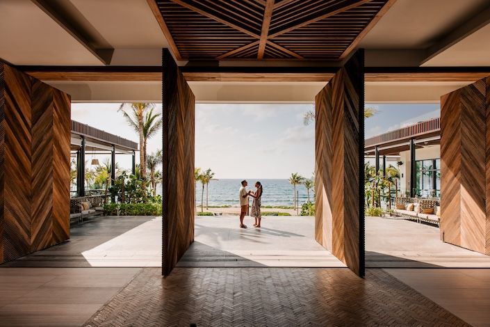 travel-agent-contest-win-stay-hilton-cancun-mar-caribe-all-inclusive-resort-hilton-all-inclusive-13.jpg