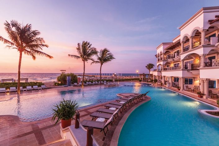 travel-agent-contest-win-stay-hilton-cancun-mar-caribe-all-inclusive-resort-hilton-all-inclusive-8.jpg