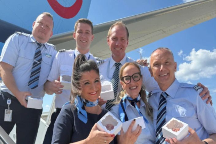 TUI fly serviert den Frankfurter Kranz über den Wolken