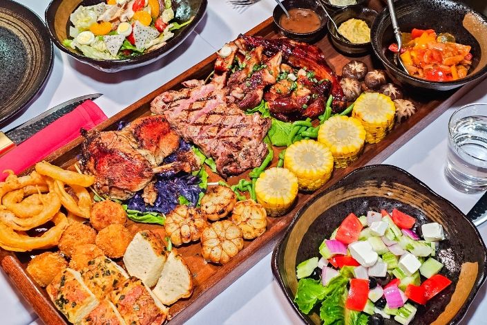 Una experiencia clásica llena de sabor te espera en Motown on Fire Steakhouse