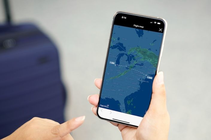 United now texts live radar maps and uses AI to keep travelers informed during weather delays