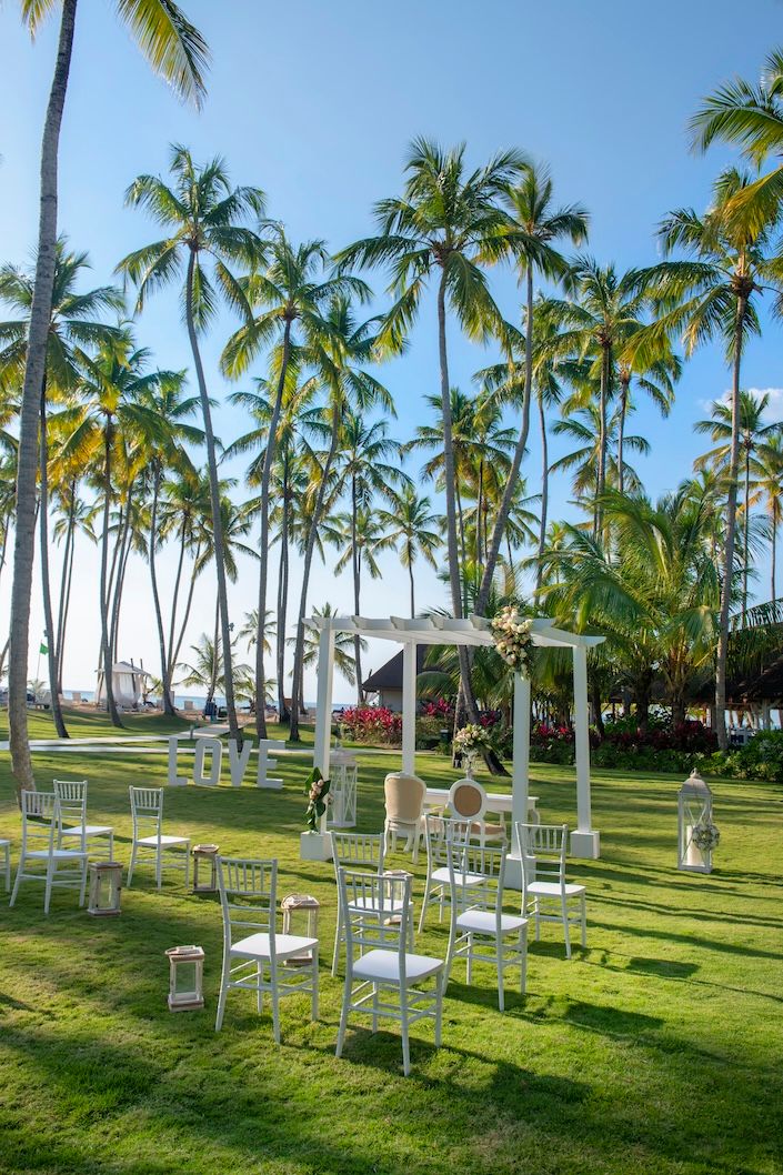 viva-resorts-by-wyndham-elevates-destination-weddings-18.jpg