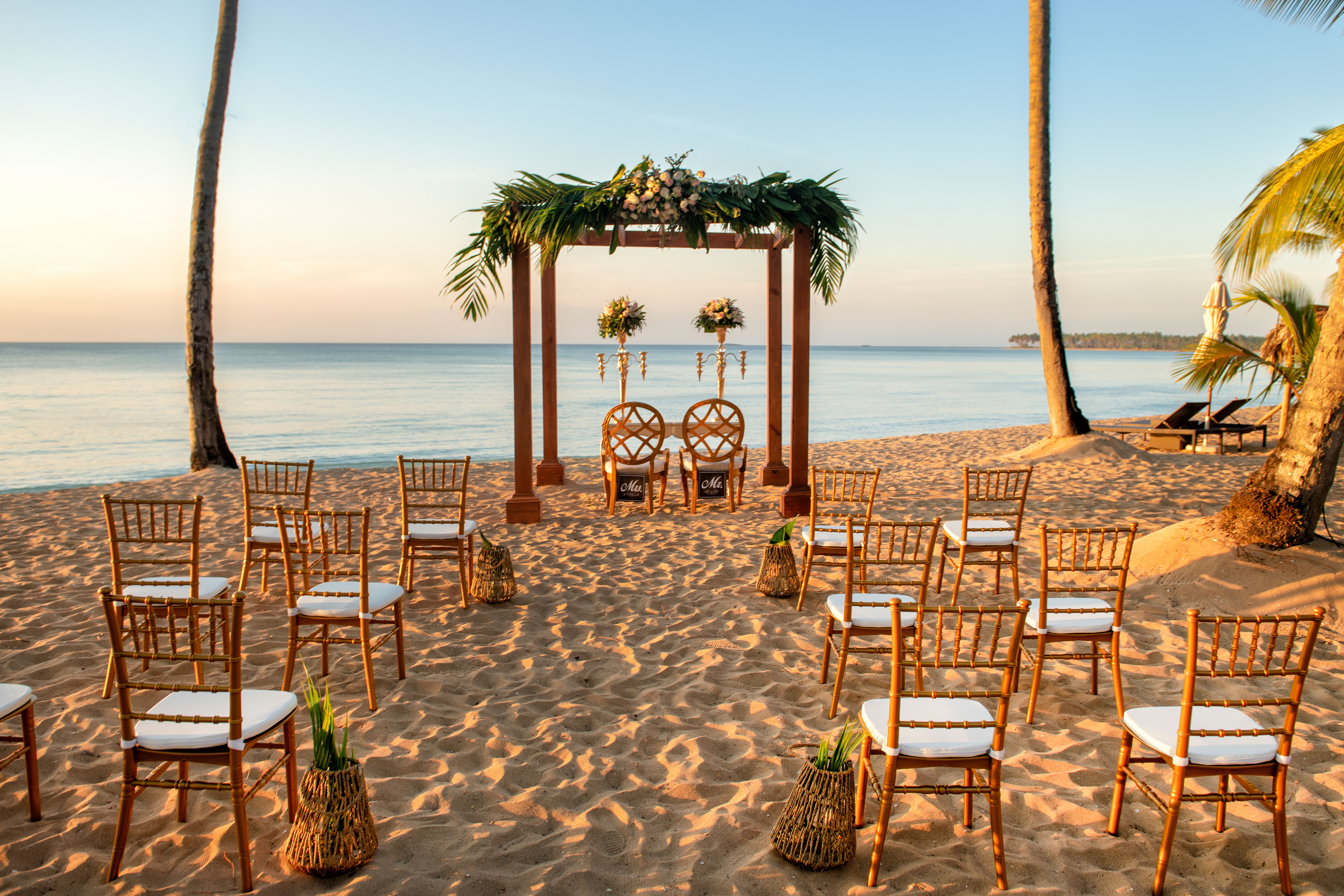 viva-resorts-by-wyndham-elevates-destination-weddings-6.jpg