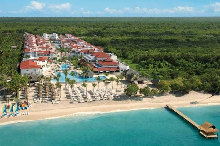 WestJet Vacations adds two resorts to D. R. portfolio