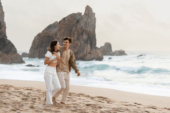 Where can I stay in Los Cabos for a luxury honeymoon?