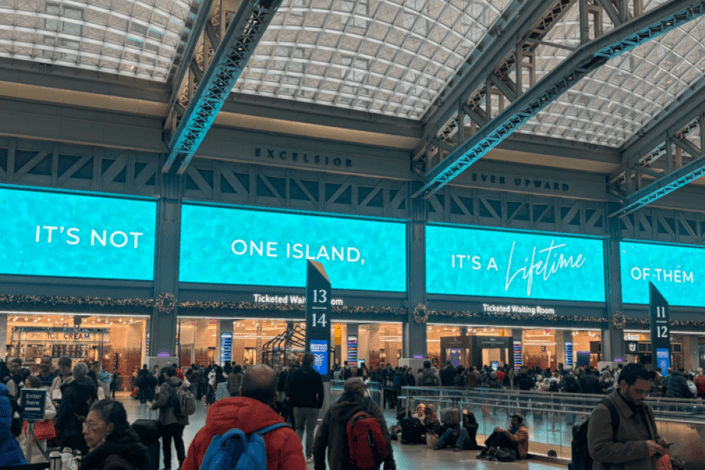 Winter commutes just got warmer: The Bahamas brings “A Lifetime of Islands” to New York’s Moynihan Train Hall