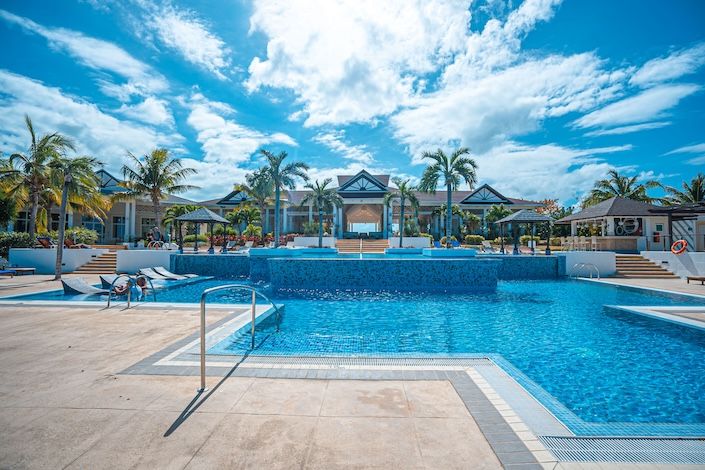 with-royalton-you-can-have-all-city-beach-luxury-cuba-blue-diamond-resorts-5.jpg